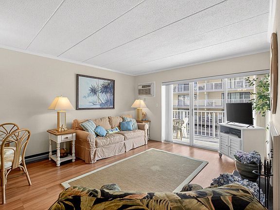 4th image of 6 42nd St Unit 103