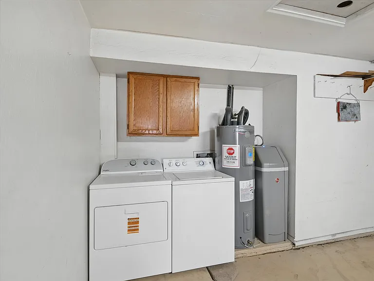 1306 W 12th St — Photo 25