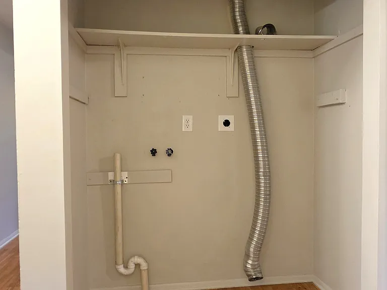 149 W North St #149 — Photo 5