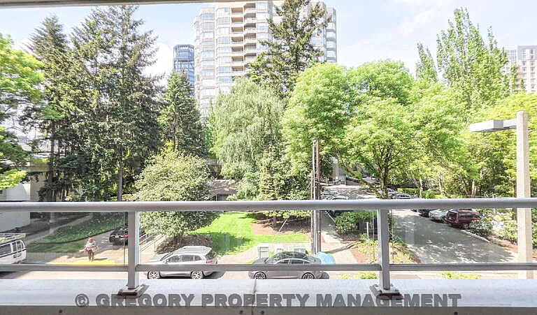925 110th Ave NE #306 — Photo 24