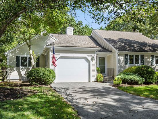 5 Friendship Court, Mashpee, MA 02649