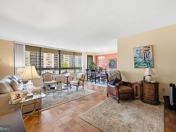 4th image of 3705 S George Mason Dr APT 416S