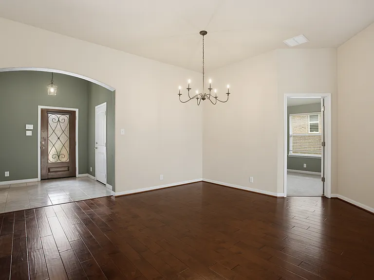 30612 Holstein Rd — Photo 12