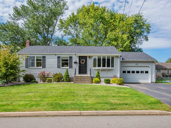 17 Spruce Street, Middletown, CT 06457