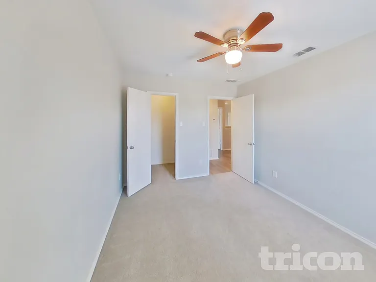 528 Shell St — Photo 18