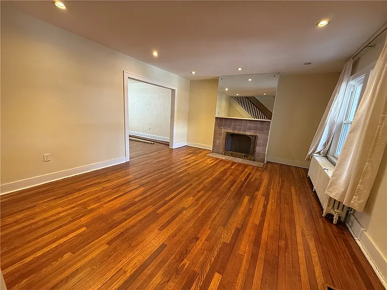 2332 Sherbrook St — Photo 24