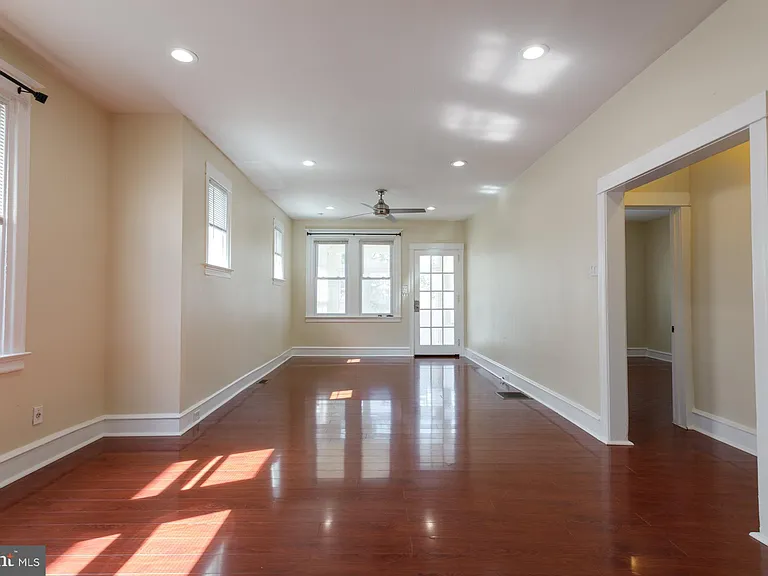 1213 Friendship St — Photo 5