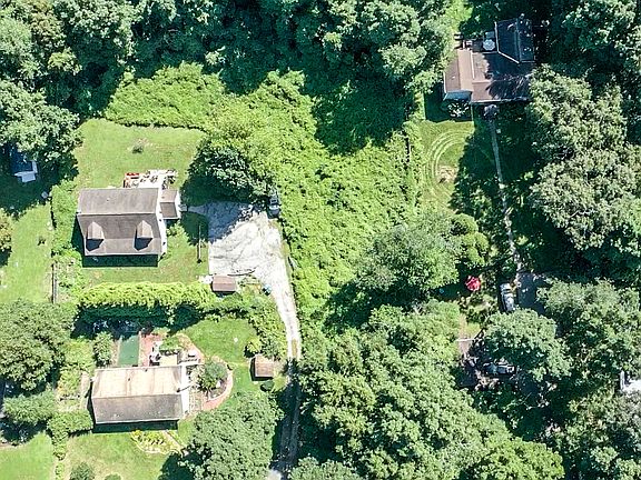 2nd image of 518 Noank-Ledyard Road