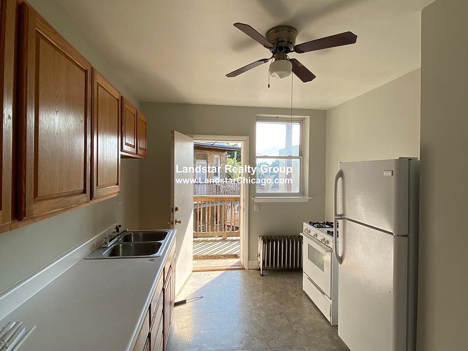 1st image of 3924 N Milwaukee Ave #4