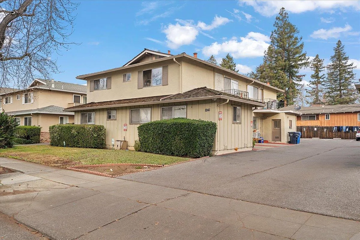 1241 Coronado Dr photo 1