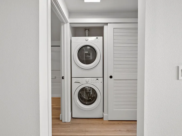In Unit Washer & Dryer In All Units
