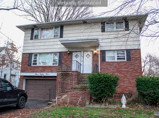 389 Teaneck Rd, Ridgefield Park, NJ 07660