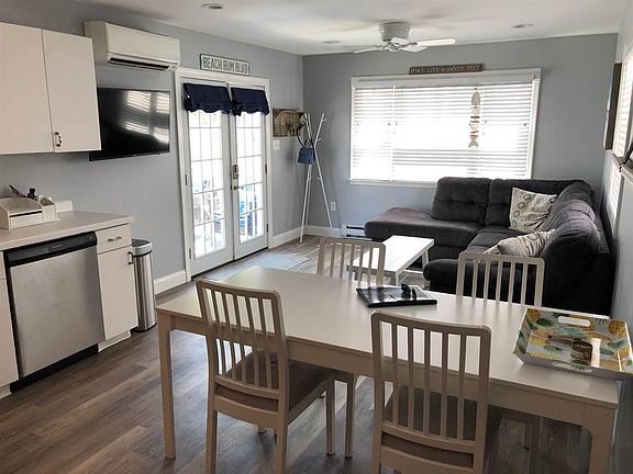 4th image of 115 38th St Unit D