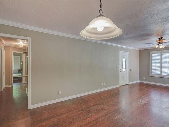 5th image of 1009 E Louisiana St