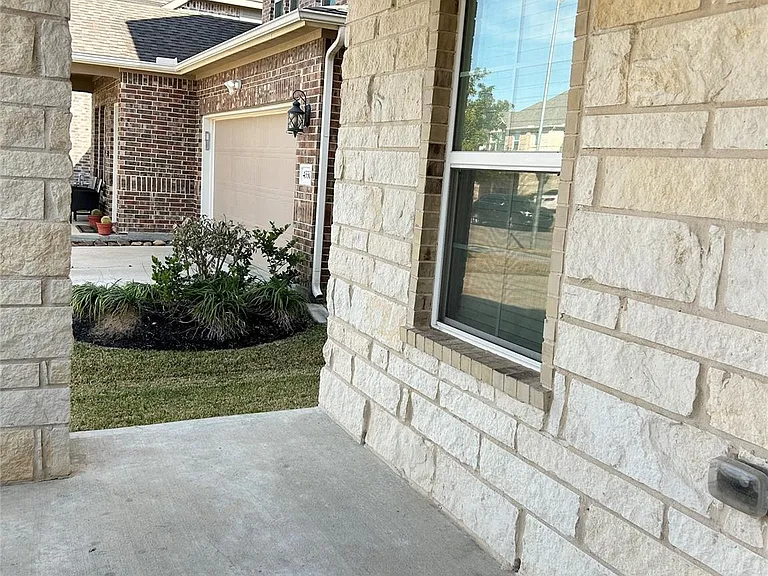 4326 Pale Fox Ln — Photo 6