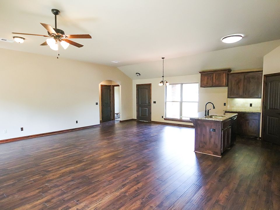 1st image of 616 Highland Dr