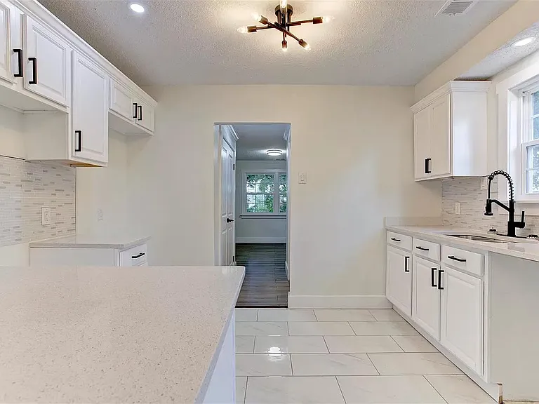 2144 Alameda Ave — Photo 8