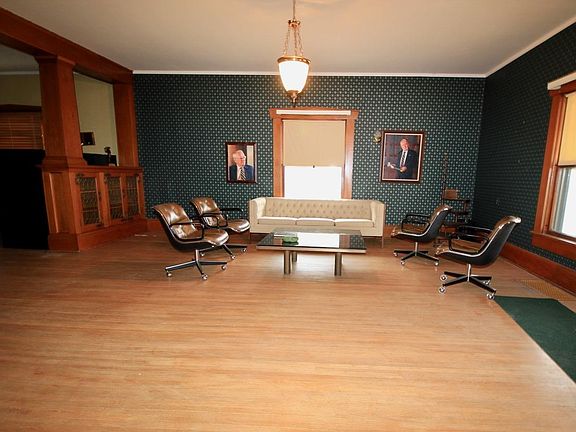 2nd image of 512 W Pine Ave