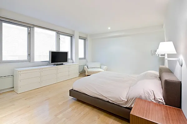 Rented by Douglas Elliman | media 4