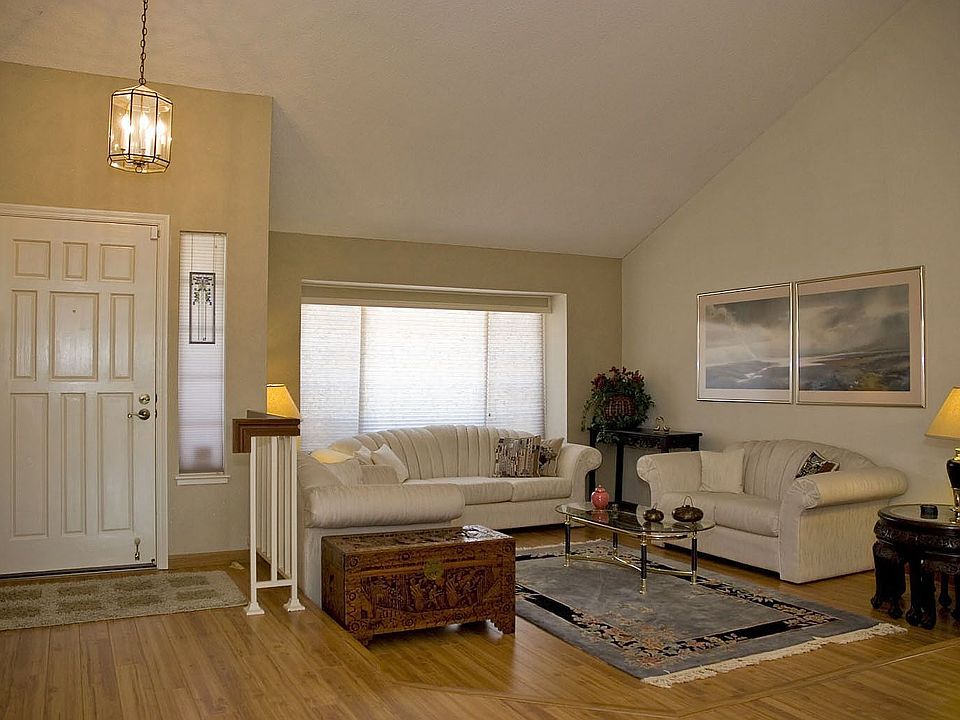 1st image of 32809 Regents Blvd