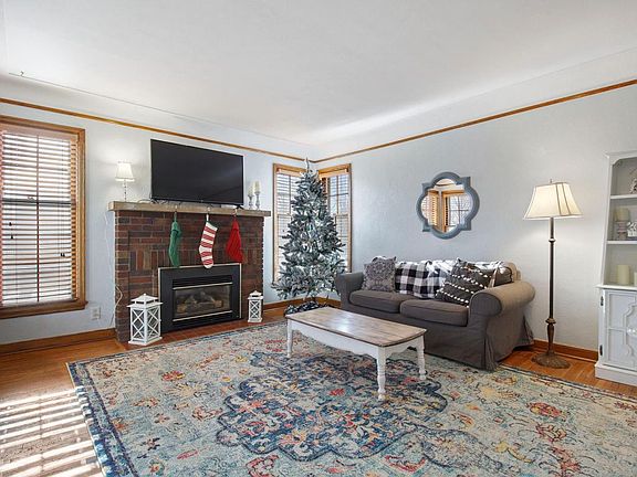 2nd image of 779 Sherwood Ave