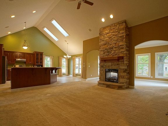 3rd image of 2569 E Ontario Ln