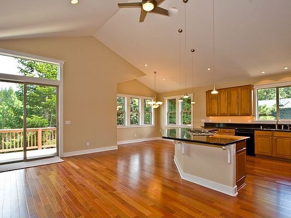 3rd image of 1089 Onnontioga St