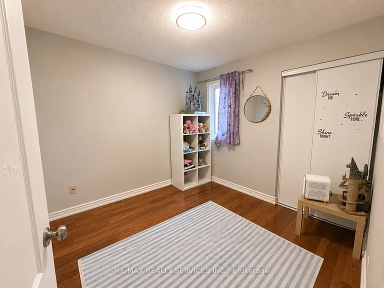 6897 Bansbridge Cres — Photo 8