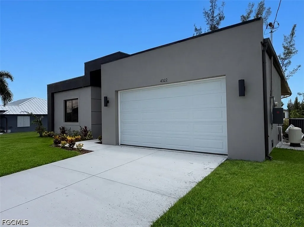 4 bed, 3.0 bath, 1905 sqft, $2,200 — Photo 2