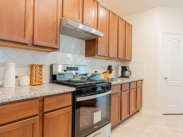 2114 Damasi Ln — Photo 16