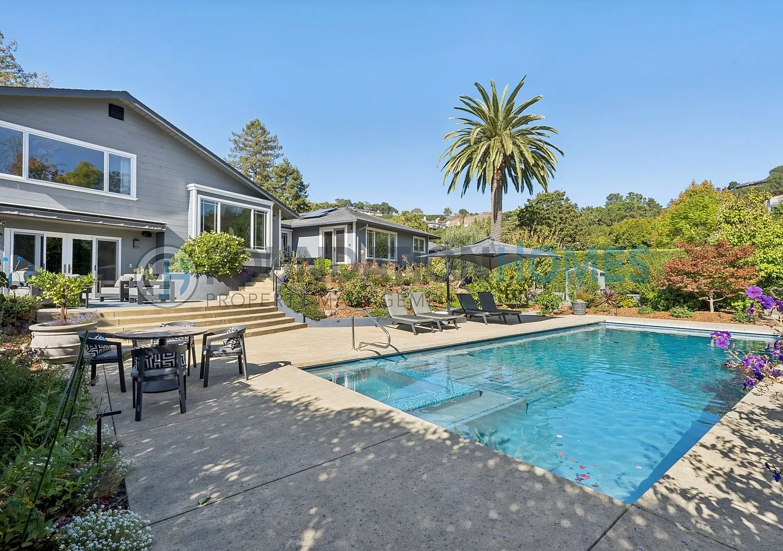 Exceptional Resort-Style Living In Coveted Loch Lomond - Foundation — Photo 2