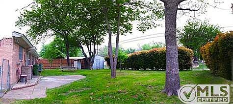 3rd image of 609 Lawson Dr