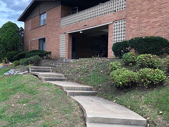 2nd image of 2 Heartwoods Ct APT C