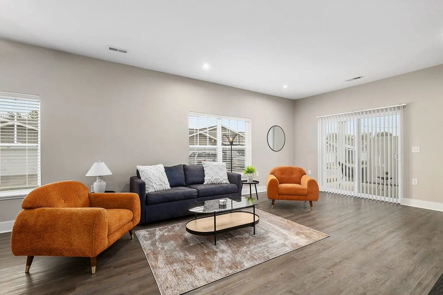 4 bed, 4.0 bath, 1991 sqft, $4,674 — Photo 3