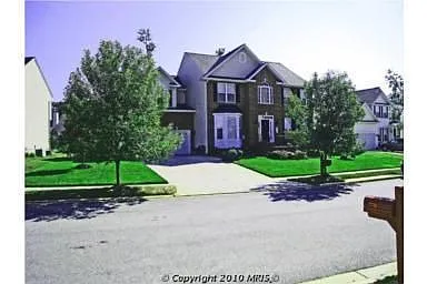 216 Williamsburg Cir photo 1