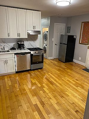 3rd image of 449 W 51st St APT 1R3