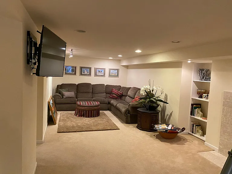 323 Shellbourne Dr — Photo 22
