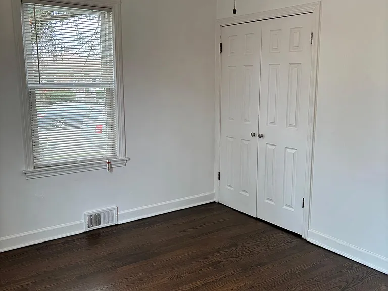 3608 Jackson St — Photo 4
