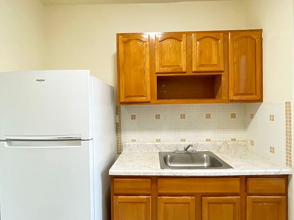 2nd image of 8640 Bay Pkwy #6