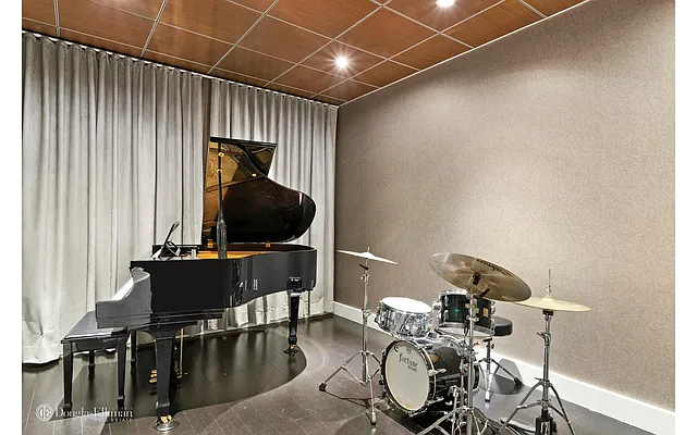 Rented by Douglas Elliman | media 24