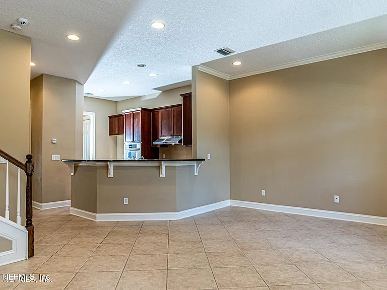 654 S Loop Pkwy — Photo 10