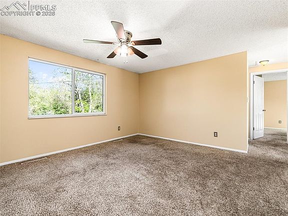 5th image of 1620 River Dr