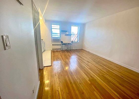 5th image of 65-35 108th St #5C