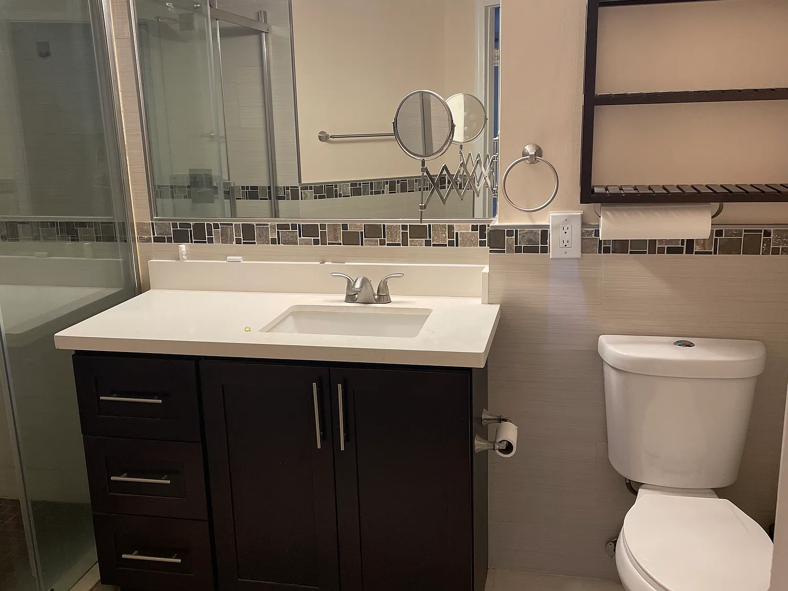 2 bed, 840 sqft, $3,000 — Photo 3