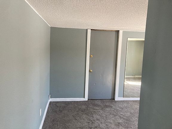 4th image of 613 Center Ave #1/2