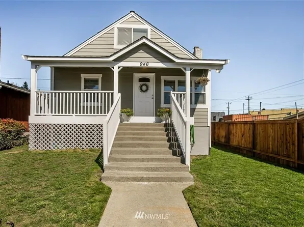 946 N 102nd St, Seattle, WA 98133