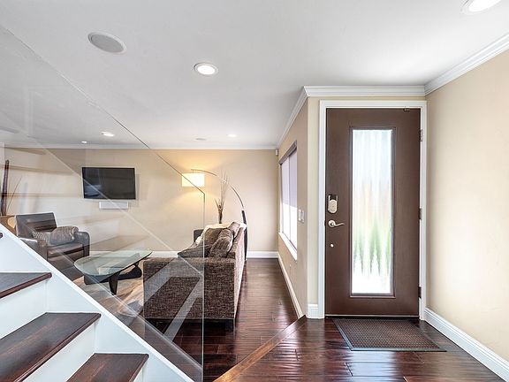 3rd image of 142 Pine Wood Ln