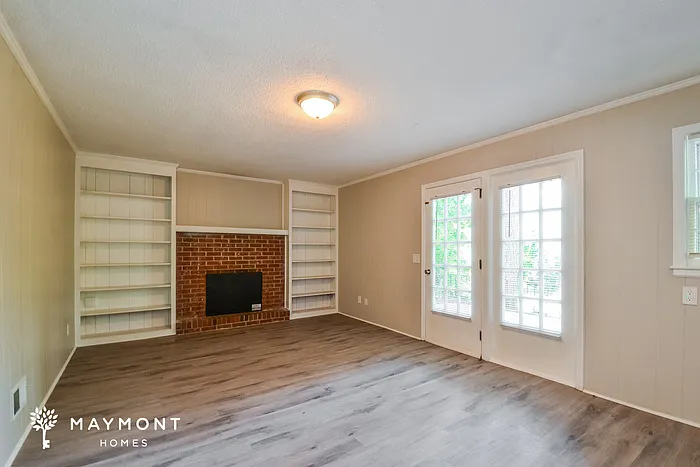 714 Vintage Ln — Photo 5