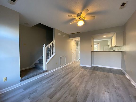 2nd image of 809 E Sherwood Hills Dr
