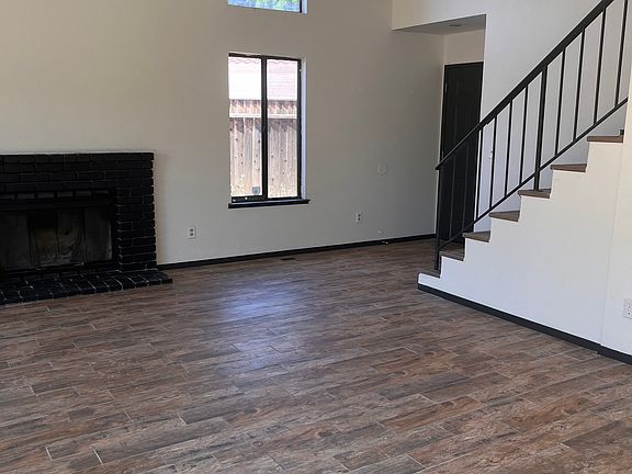3rd image of 2716 Carob Ct